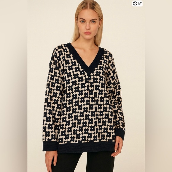 Leo & Nicole Sweaters - Leo & Ugo Paris Navy and White Floral Patterned Women's Sweater, sz XL